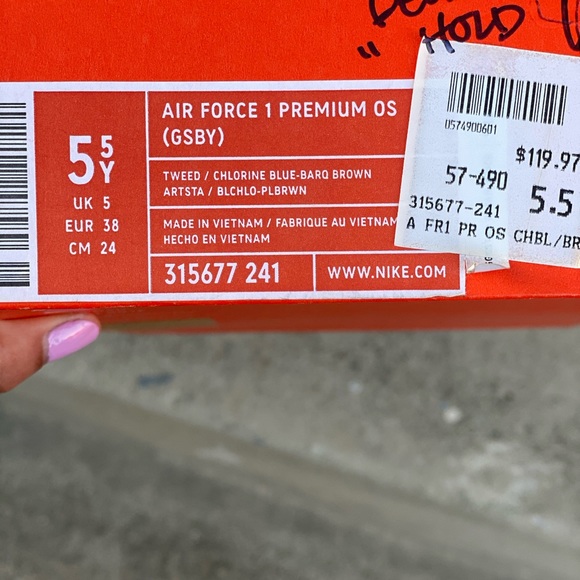 Air Force 1 Premium - Picture 6 of 6